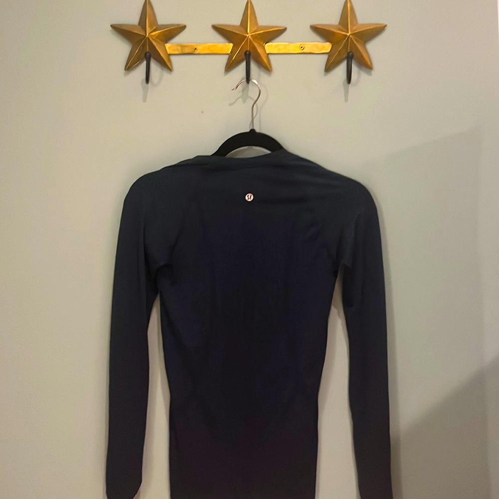 Long sleeve swiftly tech lululemon navy blue size 6